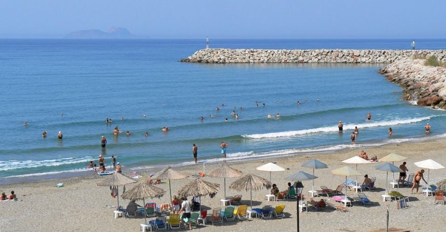 Kokkinos Pyrgos beach